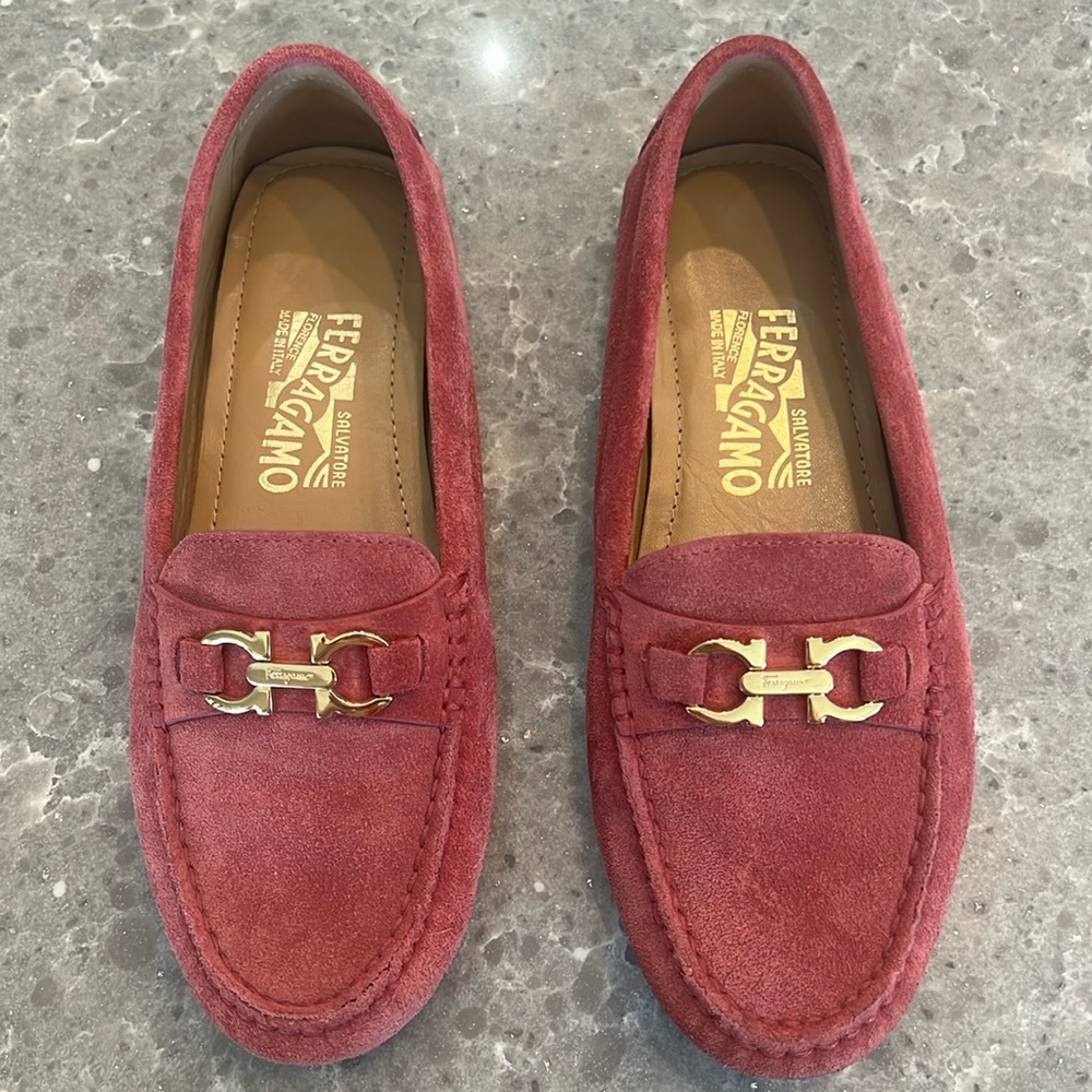 Rose suede Salvatore Ferragamo~Florence~Made in Italy